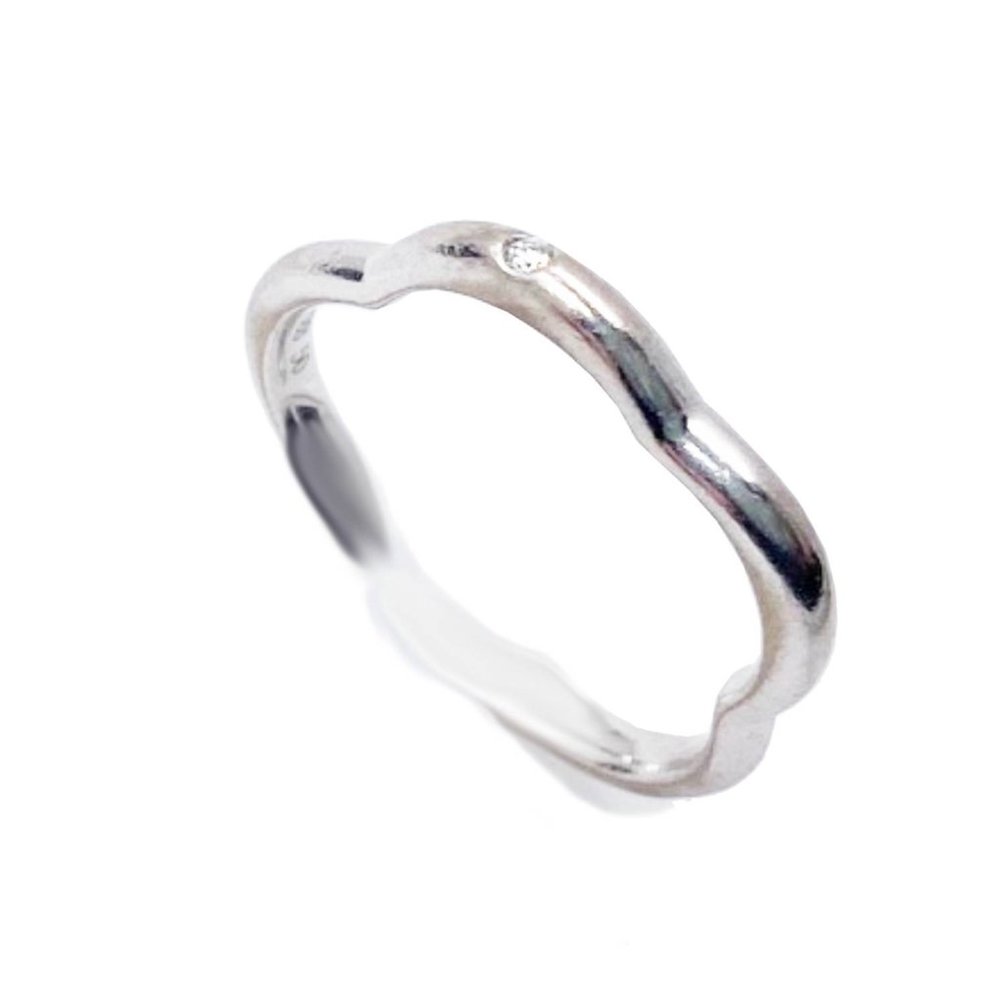 Chanel 18k 750 White Gold Camellia 1 Diamond Ring